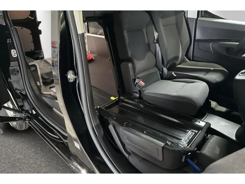 VEHICLE__CONDITION_SERVICE Peugeot Partner Standard Heavy 50 KWh BLACK 26