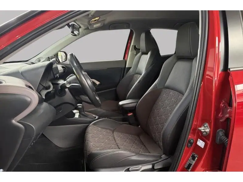 Occasion Toyota Yaris Cross Cross HYBRID RED 10