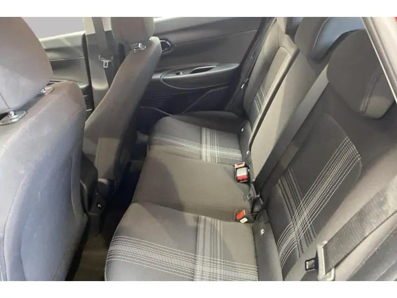 Occasion Hyundai i20 Berline MANUAL RED 18