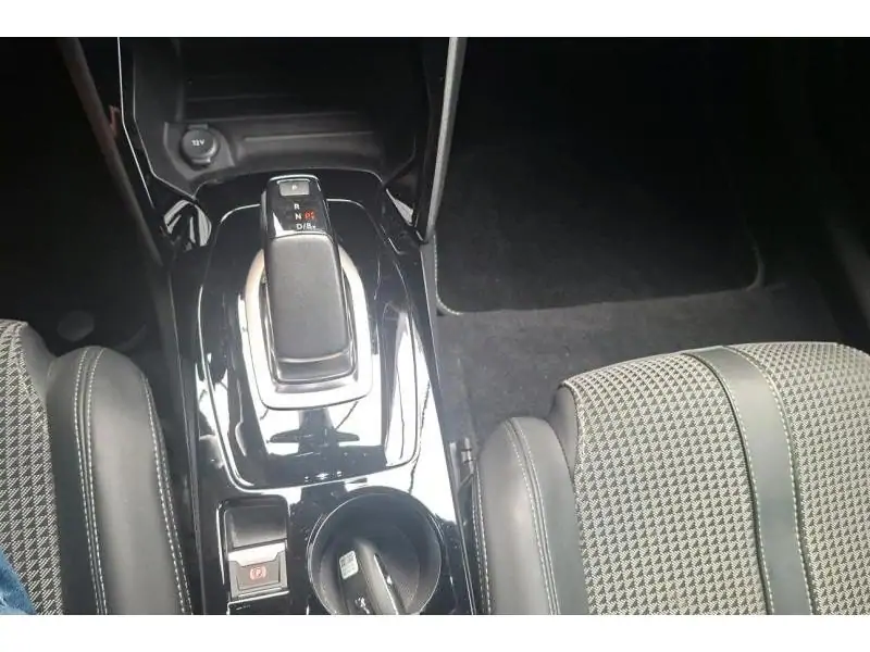 Occasion Peugeot 2008 e- GT BLACK 16