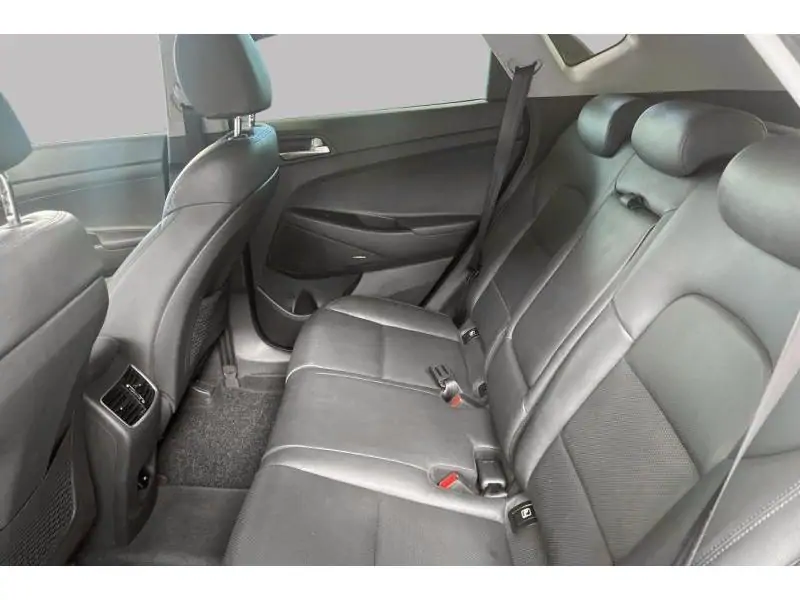 Occasion Hyundai Tucson SUV MANUAL WHITE 16