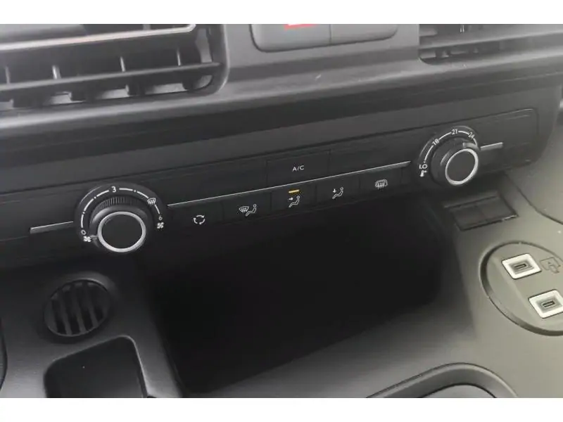 VEHICLE__CONDITION_SERVICE Citroen Berlingo III WHITE 15