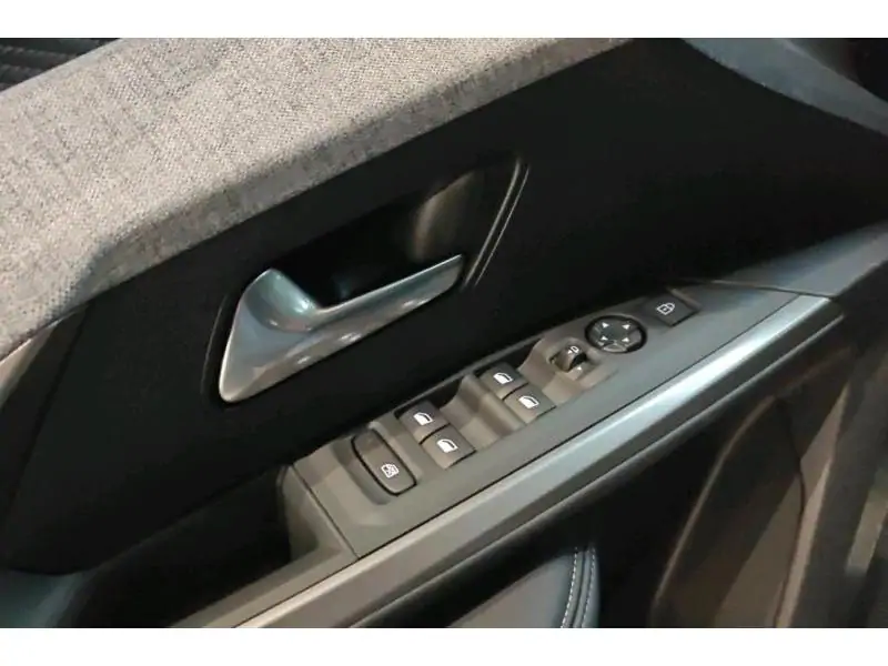 VEHICLE__CONDITION_SERVICE Peugeot 3008 E-3008 FIRST ED ALLURE BLUE 17