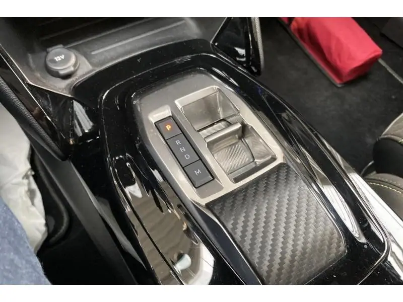 Occasion Peugeot 208 GT 1.2 Hybrid 136 e-DSC6 BLACK 16