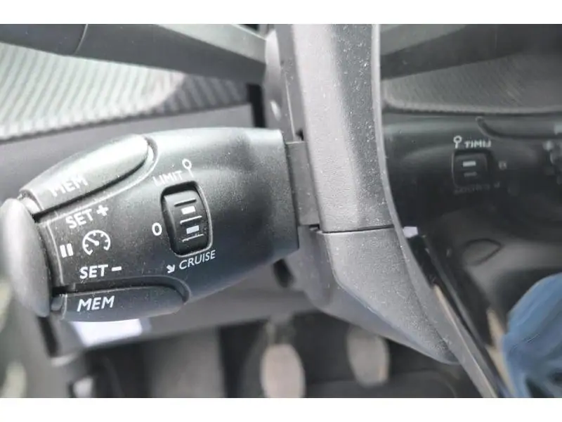 Occasion Peugeot 2008 Allure GREY 17