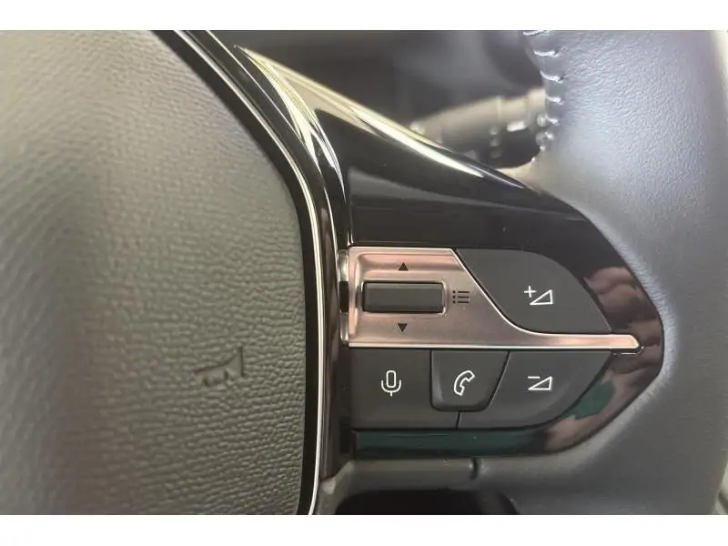 VEHICLE__CONDITION_SERVICE Peugeot Rifter STANDARD ALLURE GREEN 30