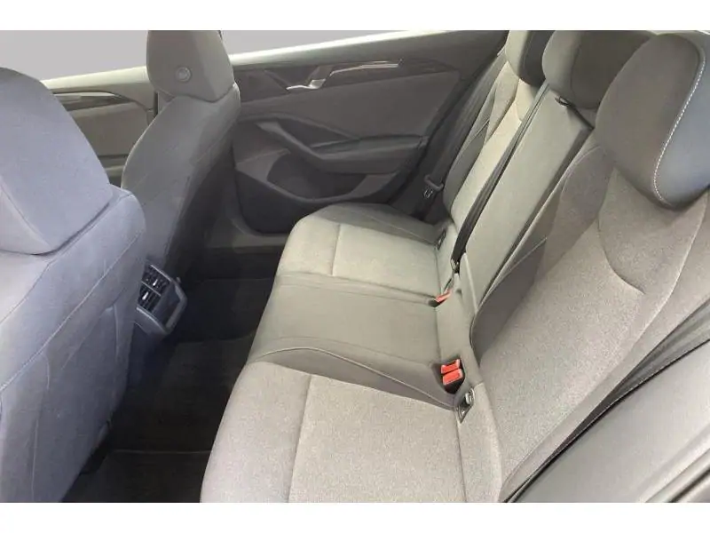 Occasion Volkswagen Passat Variant 1.5 eTSI DSG7 Business Premium GREY 18