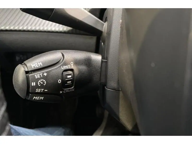 VEHICLE__CONDITION_SERVICE Peugeot 2008 ALLURE*Navi Détecteurs Boite Auto!*disp11/26 BLACK 27