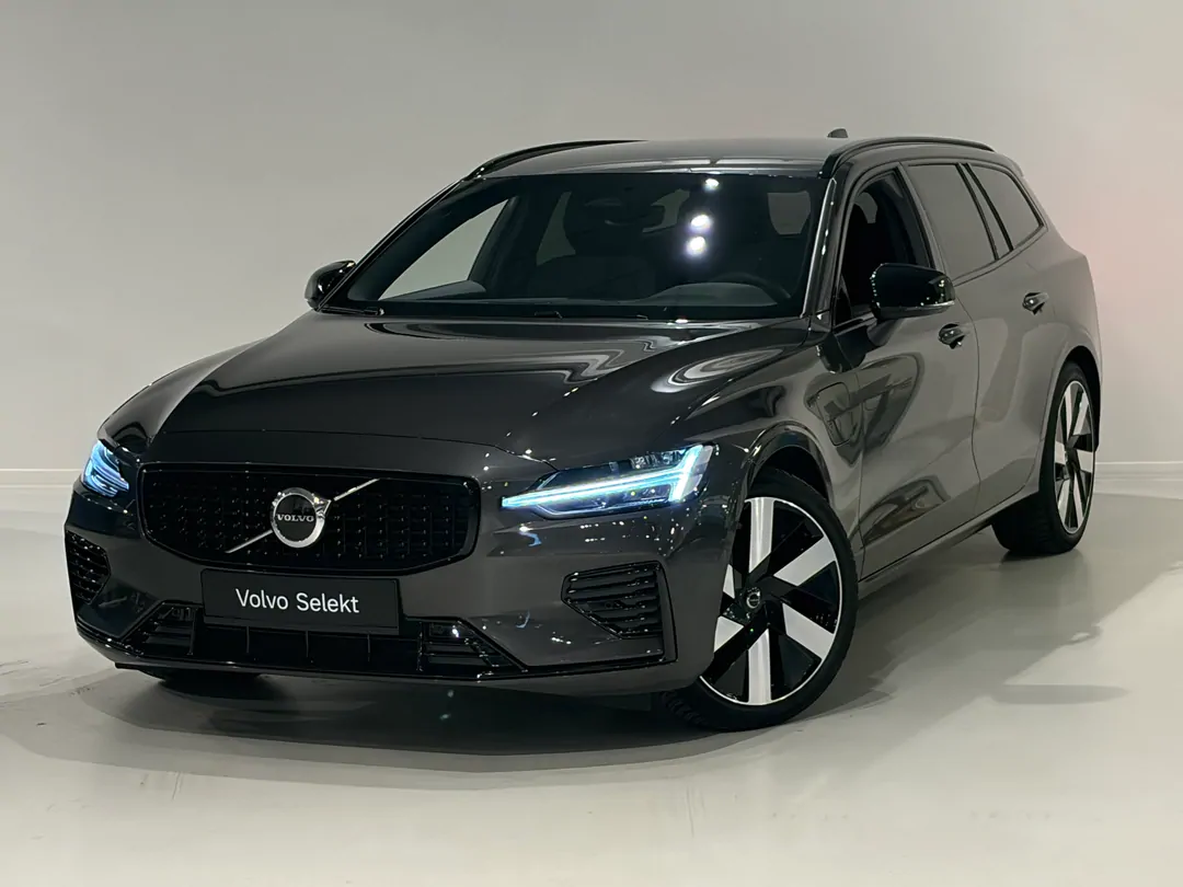 Volvo V60 Plus T6 AWD Plug-in hybrid Elektrisch/benzine Dark Plug-in hybride (PHEV) - VERMANT ANTWERPEN ZUID -  - geertdecleen@outlook.com