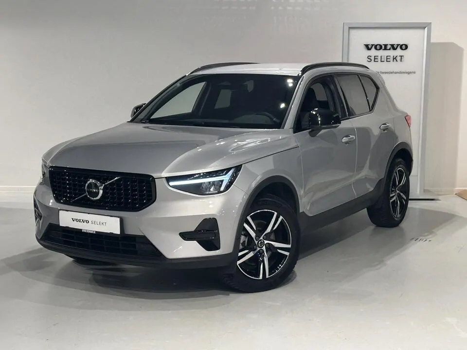 Volvo XC40 Plus B3 Mild-hybride (MHEV) Benzine Dark - VERMANT ANTWERPEN -  - mechelen@vermant.be