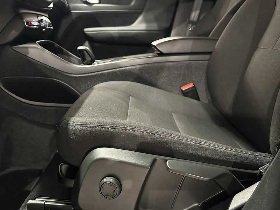 Volvo XC40 Essential T2 Automaat Micro hybrid Benzine - MECHELEN -  - mechelen@vermant.be