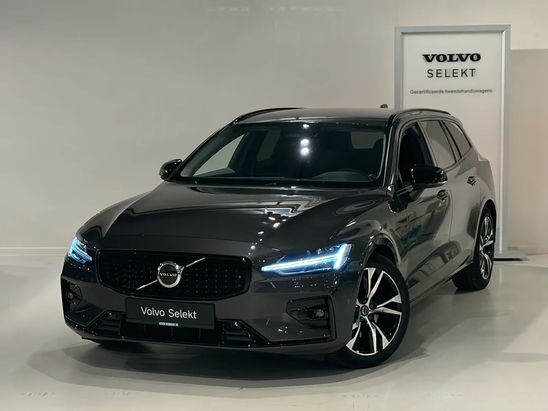 Volvo V60 Plus B3 Mild hybrid Benzine Dark - MECHELEN - 2EMA520 - mechelen@vermant.be