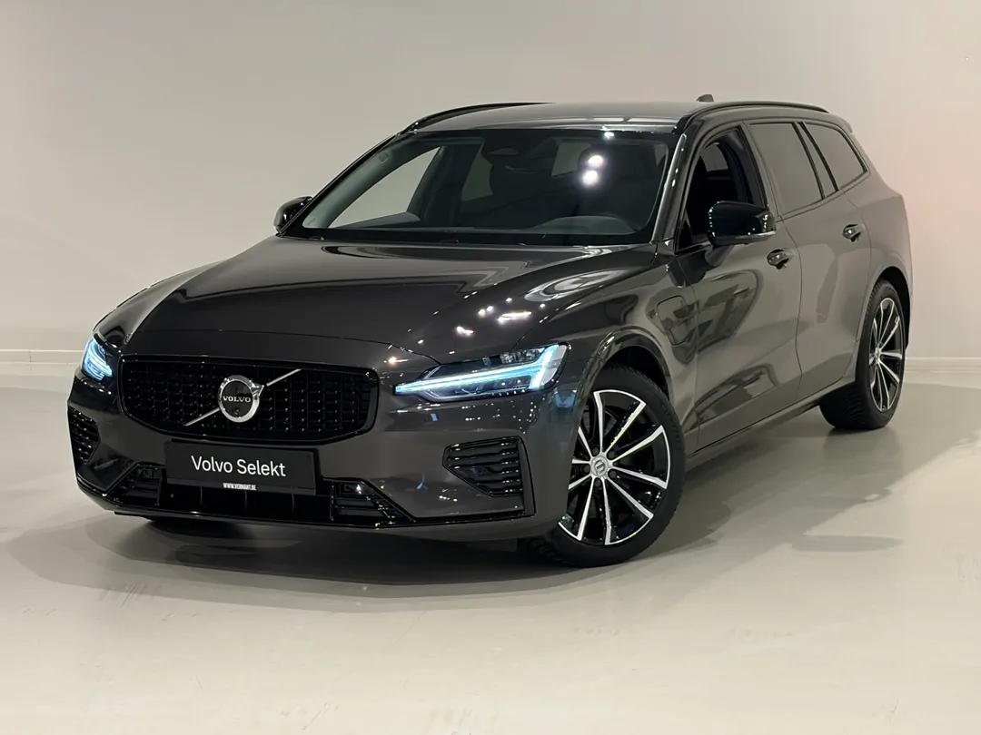 Volvo V60 Plus T6 AWD Plug-in hybrid Elektrisch/benzine Dark Plug-in hybride (PHEV) - MECHELEN -  - mechelen@vermant.be