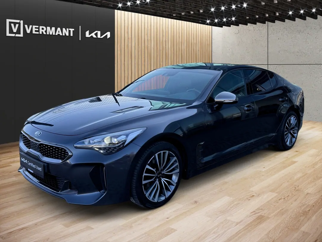 Kia Stinger -  -  - 