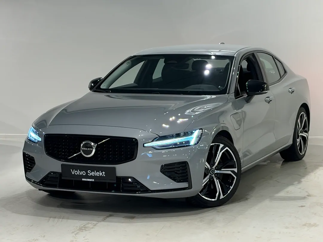 Volvo S60 Recharge Plus T8 AWD plug-in hybrid Elektrisch/benzine Dark Plug-in hybride (PHEV) - MECHELEN -  - mechelen@vermant.be