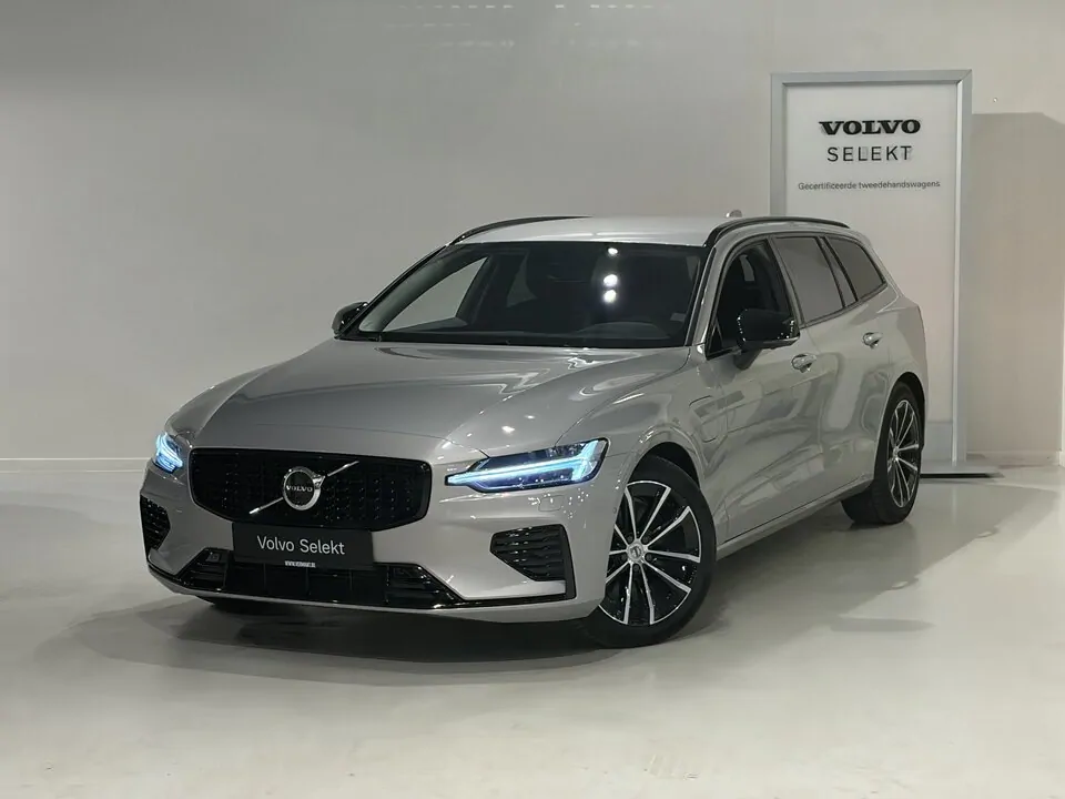 Volvo V60 Plus T6 AWD Plug-in hybrid Elektrisch/benzine Dark Plug-in hybride (PHEV) - MECHELEN -  - mechelen@vermant.be