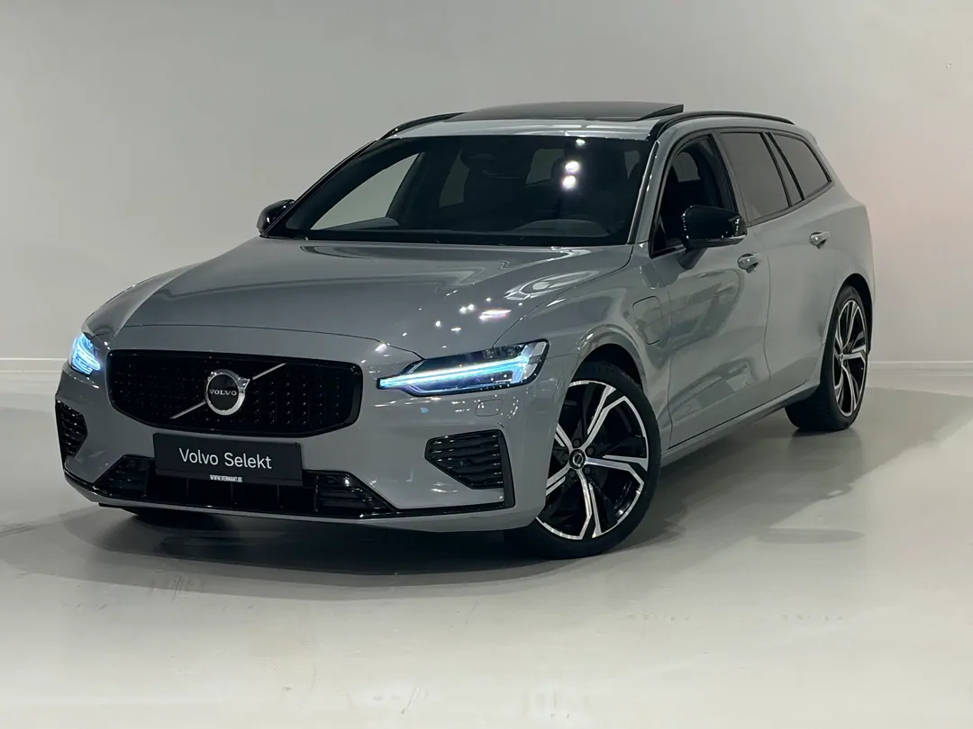 Volvo V60 Plus T6 AWD Plug-in hybrid Elektrisch/benzine Dark Plug-in hybride (PHEV) - MECHELEN -  - mechelen@vermant.be