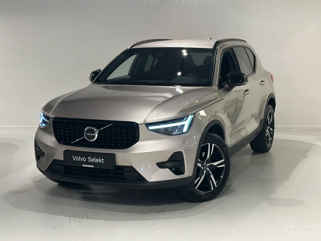 Volvo XC40 T2 automatic Benzine Plus Dark Micro hybrid - MECHELEN - 1UXV597 - mechelen@vermant.be