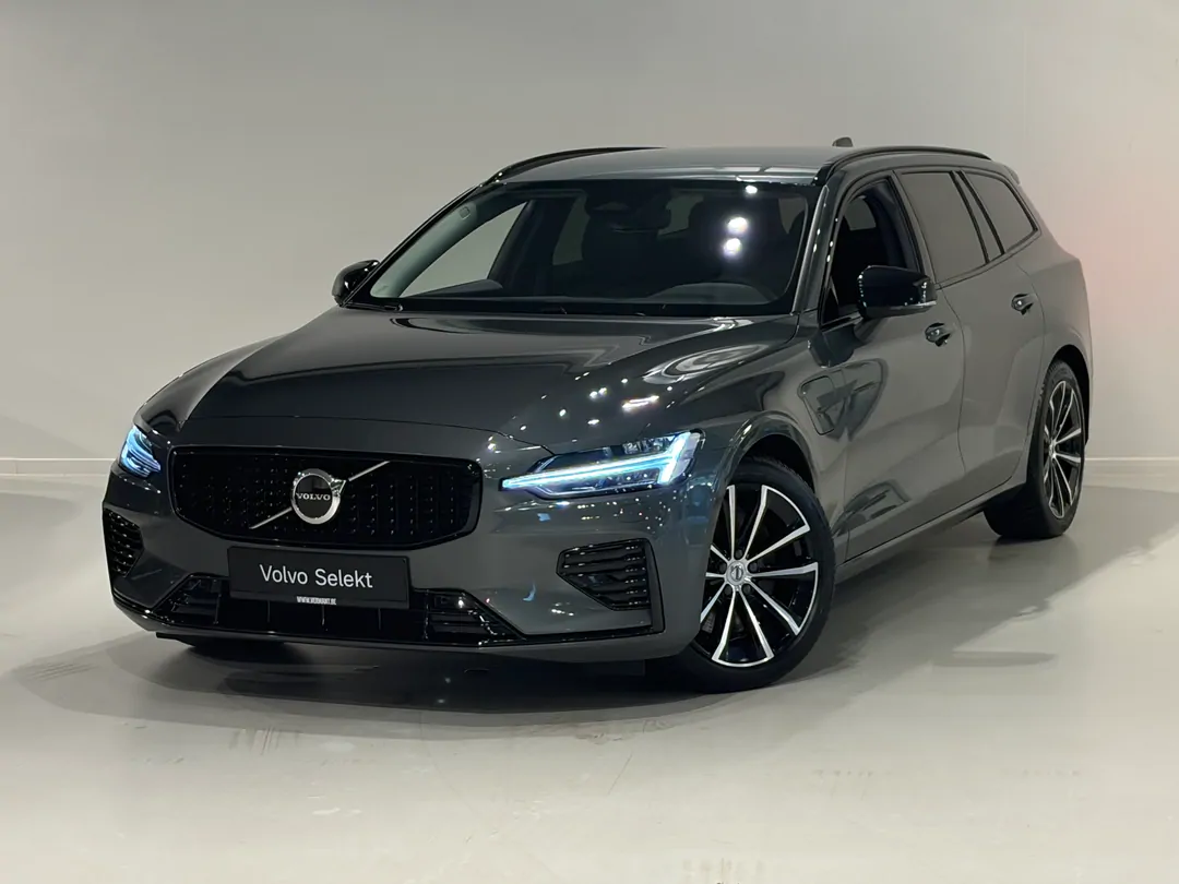 Volvo V60 Plus T6 AWD Plug-in hybrid Elektrisch/benzine Dark Plug-in hybride (PHEV) - MECHELEN -  - mechelen@vermant.be