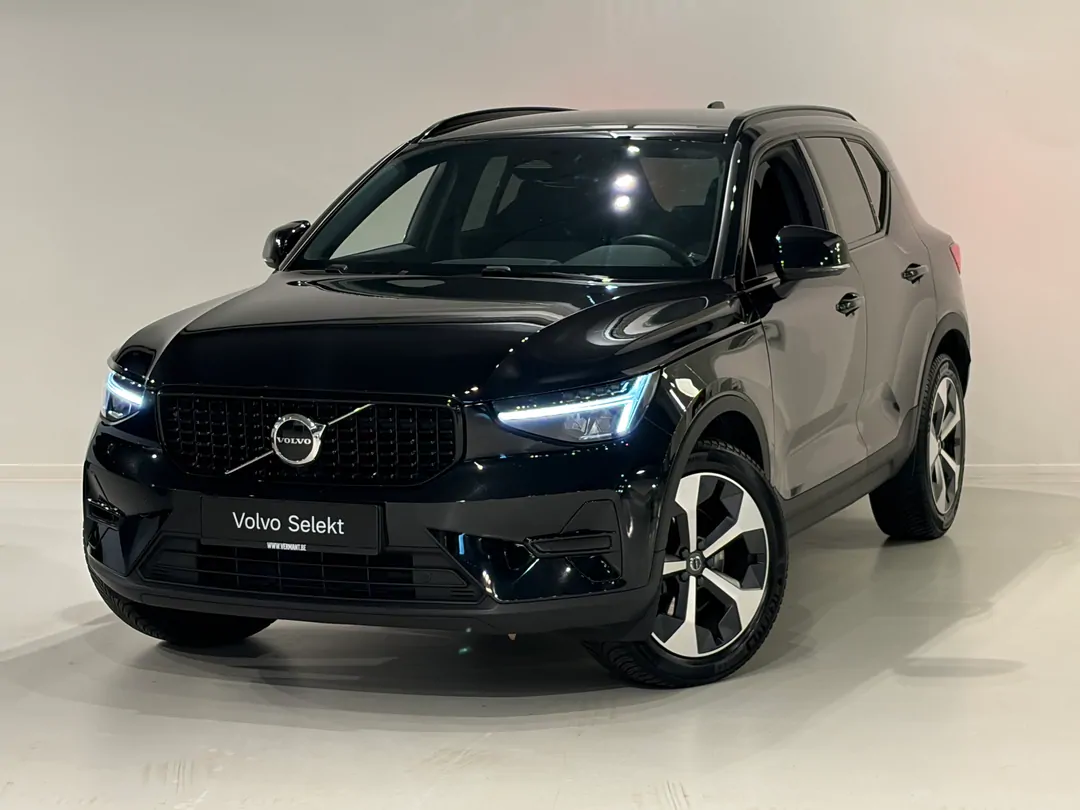 Volvo XC40 Plus B3 mild hybrid Benzine Dark Mild-hybride (MHEV) - BORNEM -  - mechelen@vermant.be