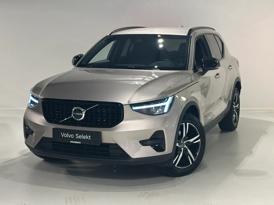Volvo XC40 Plus T2 automatic Benzine Dark - MECHELEN -  - mechelen@vermant.be