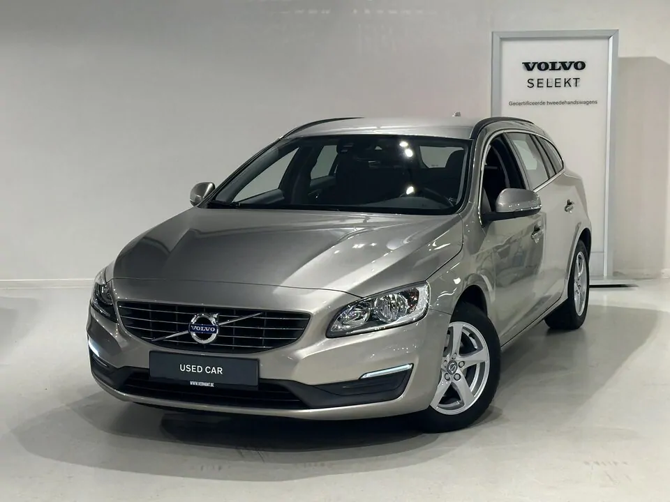 Volvo V60 T3 (152) MAN Momentum - MECHELEN -  - mechelen@vermant.be