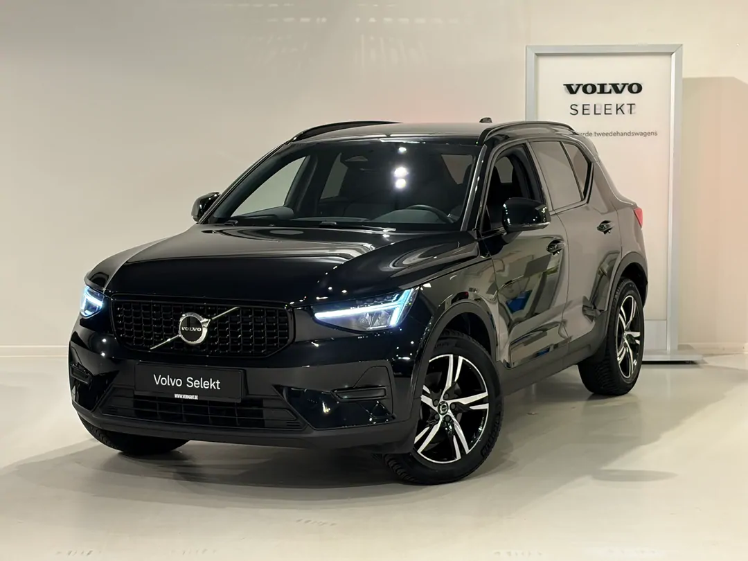 Volvo XC40 Plus B3 Mild hybrid Benzine Dark - VERMANT ANTWERPEN -  - mechelen@vermant.be