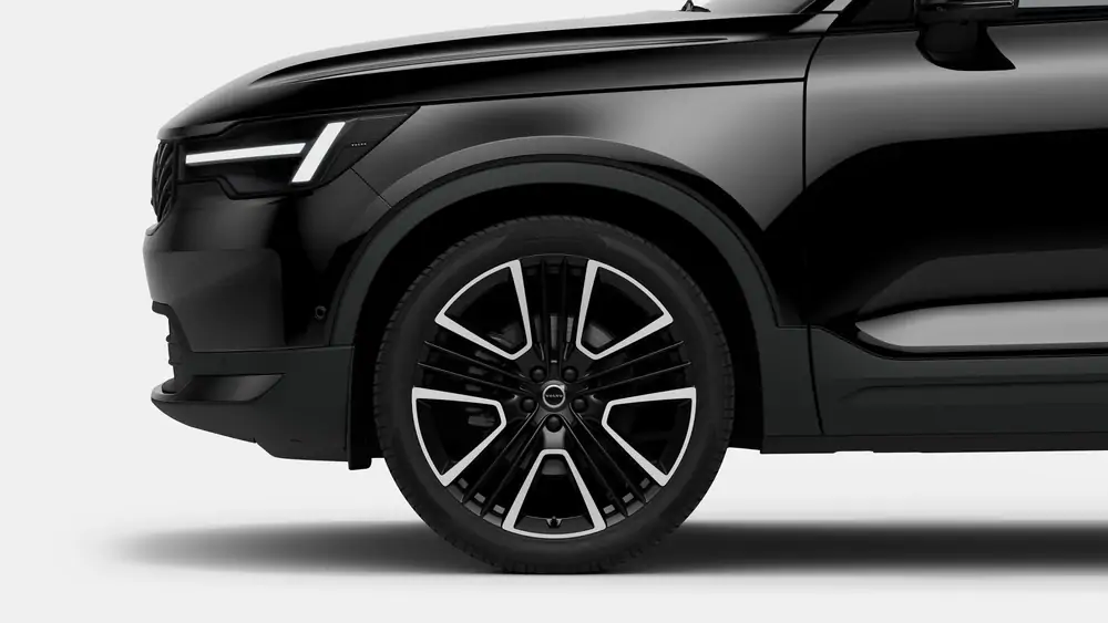 Nouveau Volvo XC40 SUV Plus Mild-hybride (MHEV) 7-speed Dual Clutch transmission Onyx Black 3