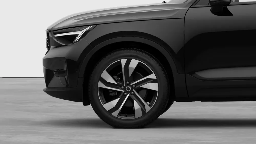 Nouveau Volvo XC40 SUV Ultimate Mild-hybride (MHEV) 7-speed Dual Clutch transmission Onyx Black 3