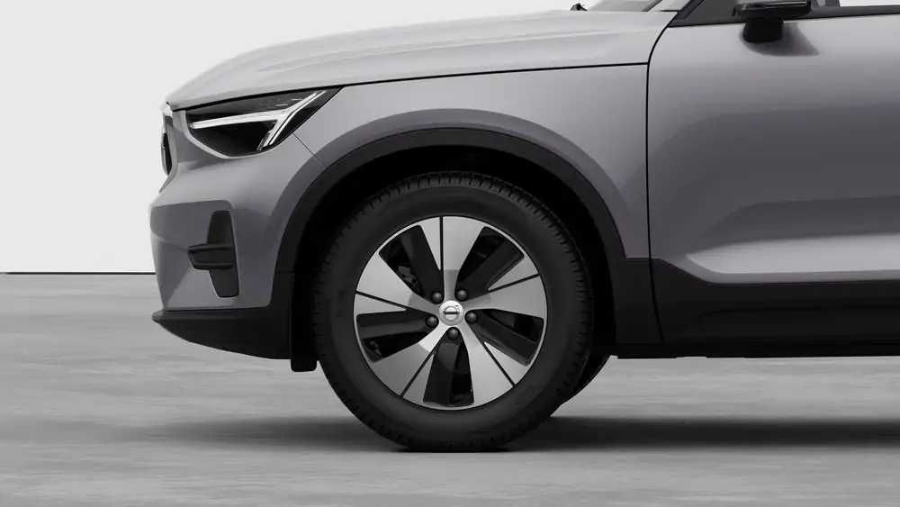 Nouveau Volvo XC40 SUV Core Limited Edition Mild-hybride (MHEV) 7-speed Dual Clutch transmission Aurora Silver 3