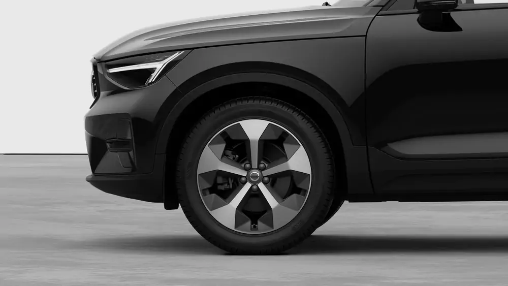 Nouveau Volvo XC40 SUV Plus Mild-hybride (MHEV) 7-speed Dual Clutch transmission Onyx Black 3