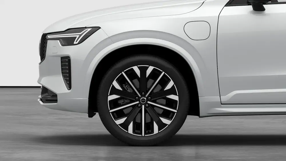 Nouveau Volvo XC90 SUV Plus Plug-in hybrid 8-speed Geartronic™ automatic transmission Crystal White Pearl 3
