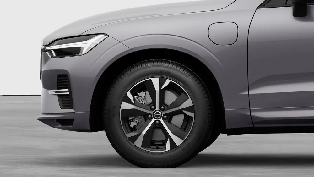Nouveau Volvo XC60 SUV Core Plug-in hybrid 8-speed Geartronic™ automatic transmission Aurora Silver 3