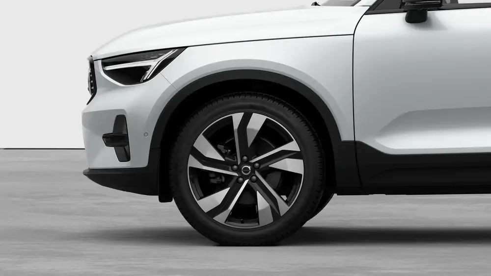 Nouveau Volvo XC40 SUV Ultimate Mild-hybride (MHEV) 7-speed Dual Clutch transmission Crystal White Pearl 3