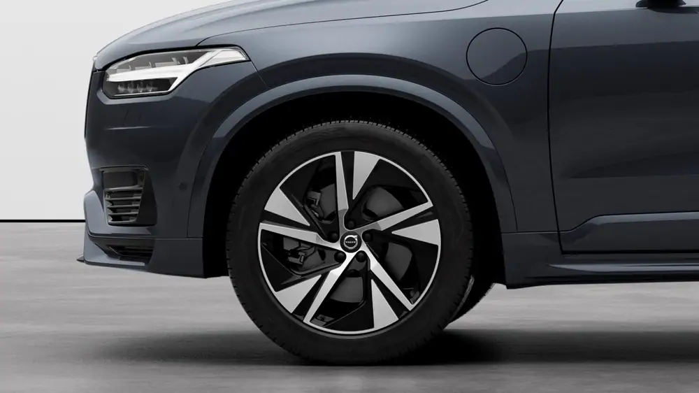 Nouveau Volvo XC90 SUV Plus Plug-in hybrid 8-speed Geartronic™ automatic transmission Denim Blue 3