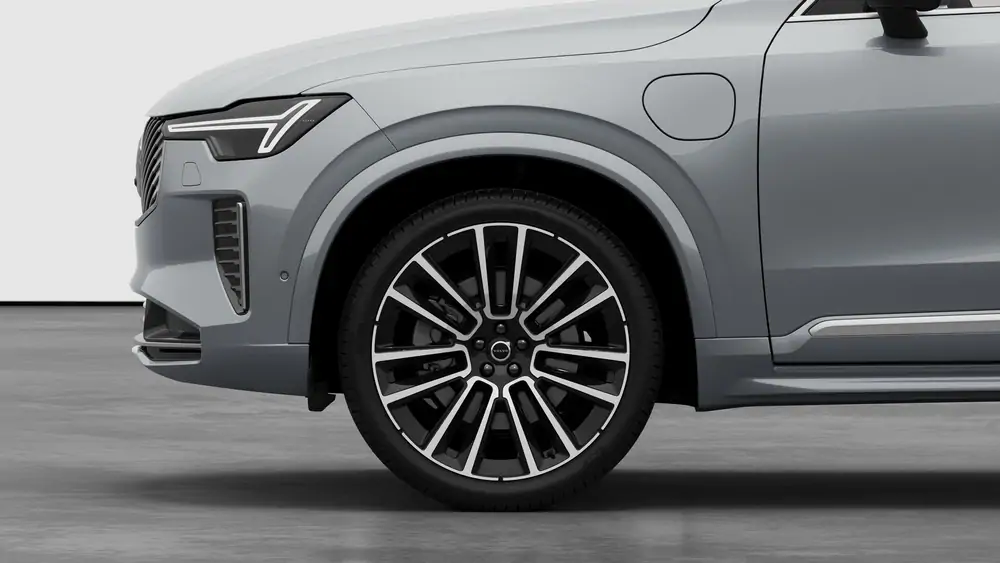 Nouveau Volvo XC90 SUV Ultimate Dark Plug-in hybrid 8-speed Geartronic™ automatic transmission Vapour Grey 3