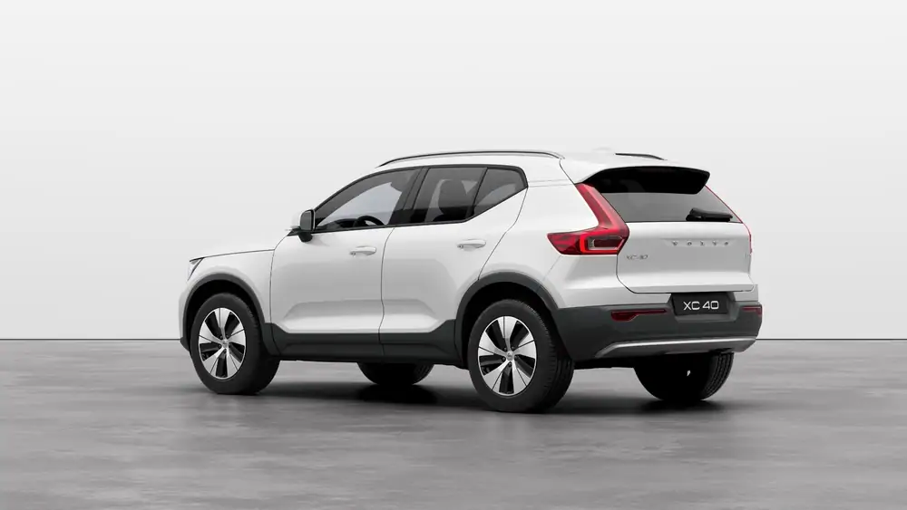 Nouveau Volvo XC40 SUV Core Mild hybrid 7-speed Dual Clutch transmission Crystal White Pearl 2