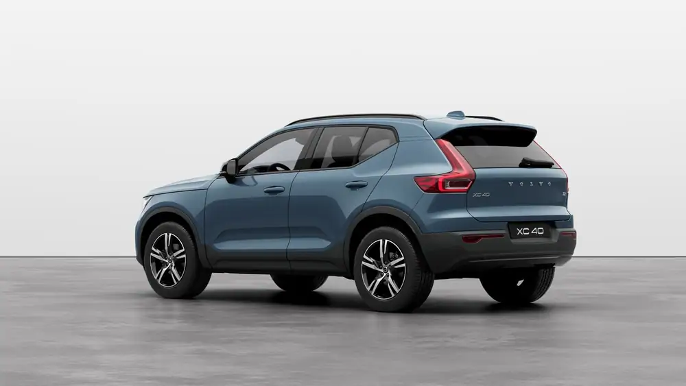 Nouveau Volvo XC40 SUV Plus Micro hybrid 8-speed Geartronic™ automatic transmission Fjord Blue 2