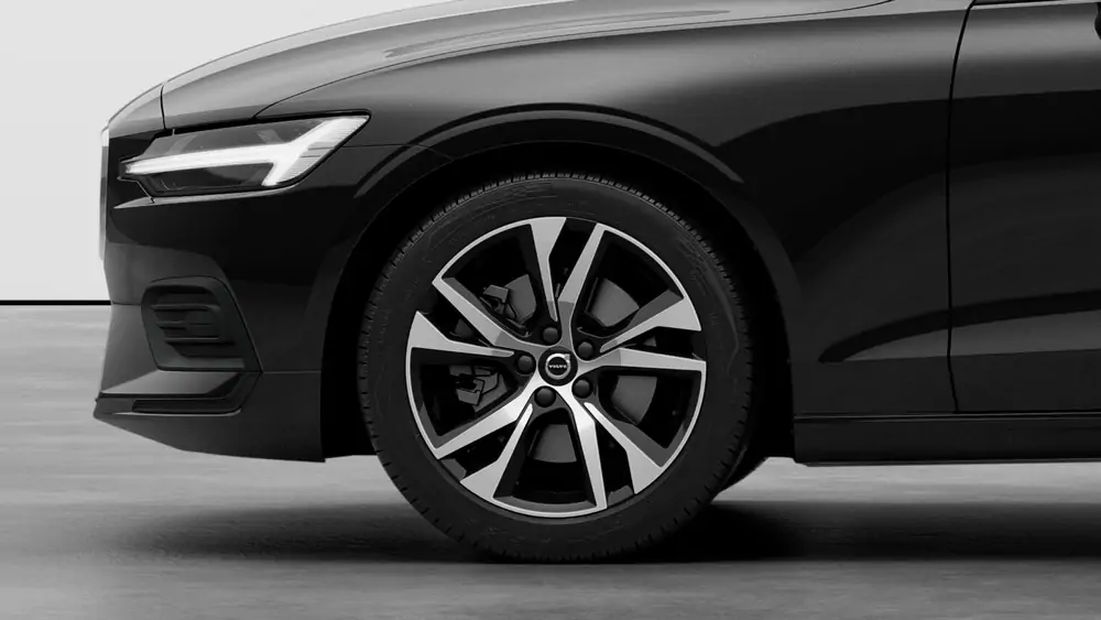 Nouveau Volvo V60 Break Core Limited Edition Mild-hybride (MHEV) 7-speed Dual Clutch transmission Onyx Black 3