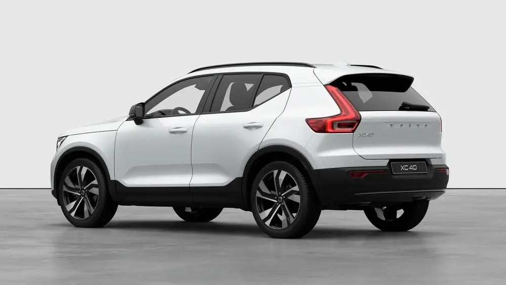 Nouveau Volvo XC40 SUV Ultimate Mild-hybride (MHEV) 7-speed Dual Clutch transmission Crystal White Pearl 2