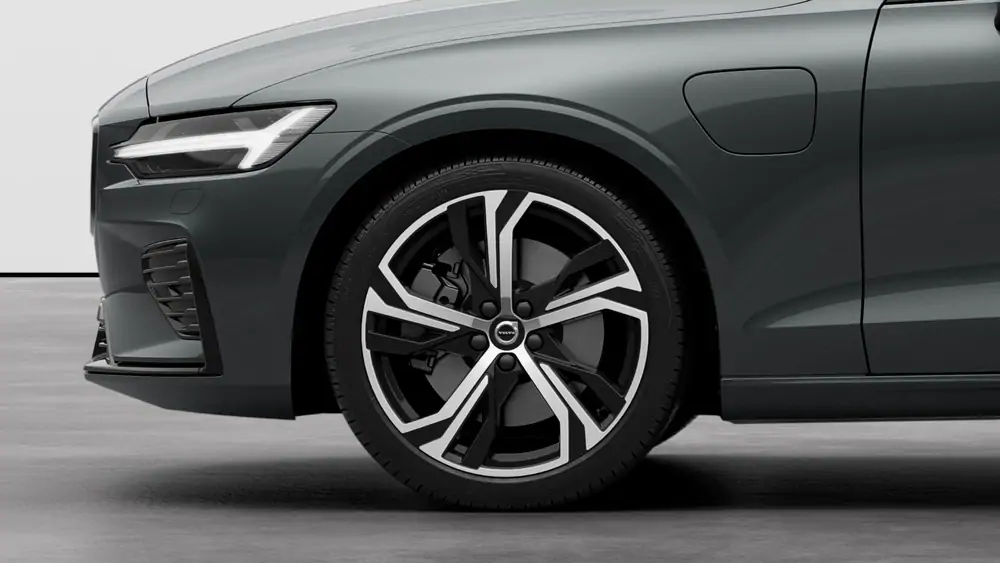 Nouveau Volvo V60 Break Plus Plug-in hybrid 8-speed Geartronic™ automatic transmission Forest Lake 3