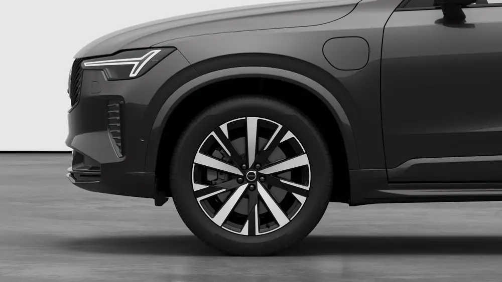 Nouveau Volvo XC90 SUV Plus Plug-in hybrid 8-speed Geartronic™ automatic transmission Platinum Grey 3