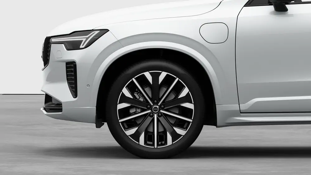 Nouveau Volvo XC90 SUV Plus Plug-in hybrid 8-speed Geartronic™ automatic transmission Crystal White Pearl 3