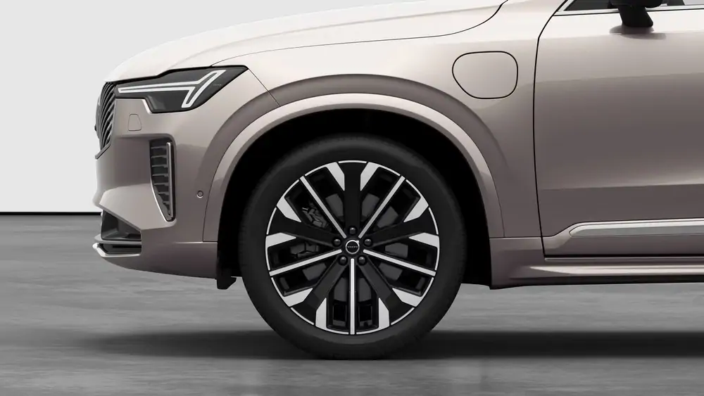 Nouveau Volvo XC90 SUV Plus Plug-in hybrid 8-speed Geartronic™ automatic transmission Bright Dusk 3