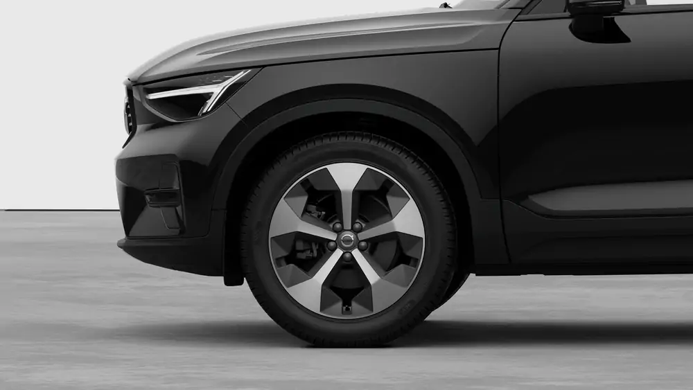 Nouveau Volvo XC40 SUV Plus Mild-hybride (MHEV) 7-speed Dual Clutch transmission Onyx Black 3