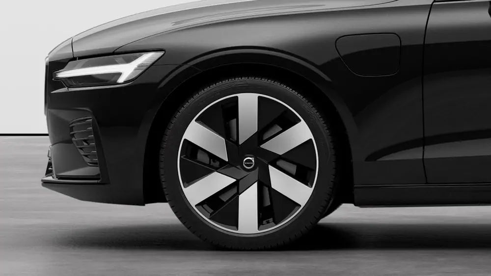 Nouveau Volvo V60 Break Plus Plug-in hybrid 8-speed Geartronic™ automatic transmission Onyx Black 3