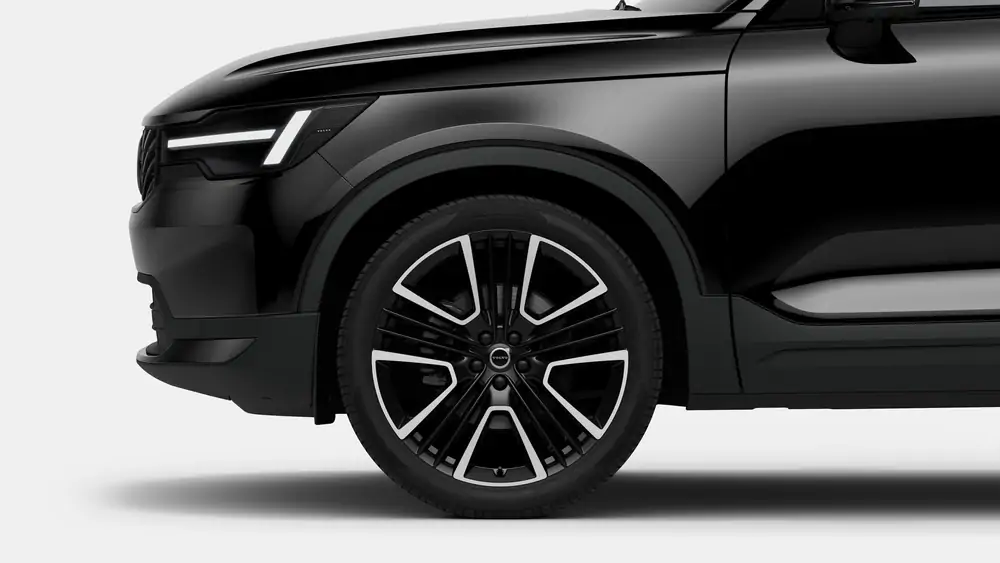 Nouveau Volvo XC40 SUV Plus Mild-hybride (MHEV) 7-speed Dual Clutch transmission Onyx Black 3