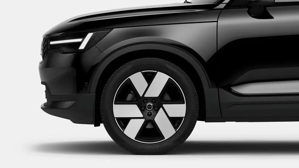 Nouveau Volvo XC40 SUV Ultimate Mild-hybride (MHEV) 7-speed Dual Clutch transmission Onyx Black 3
