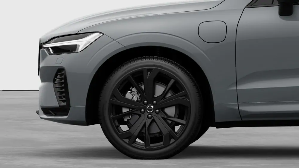 Nouveau Volvo XC60 SUV Plus Plug-in hybride (PHEV) 8-speed Geartronic™ automatic transmission Vapour Grey 3