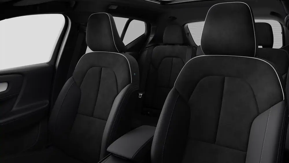 Nouveau Volvo XC40 SUV Plus Mild-hybride (MHEV) 7-speed Dual Clutch transmission Onyx Black 5